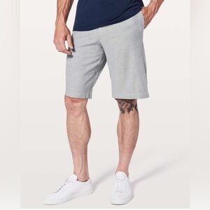 Lululemon Men’s Commission Short Relaxed Qwick Oxford 11" inseam‎ Black/White 32